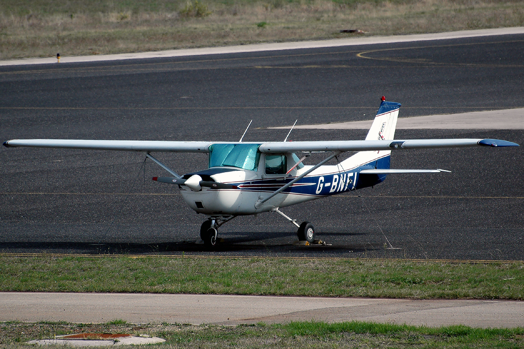 G-BNFI · Cessna 150J · (LPCS)