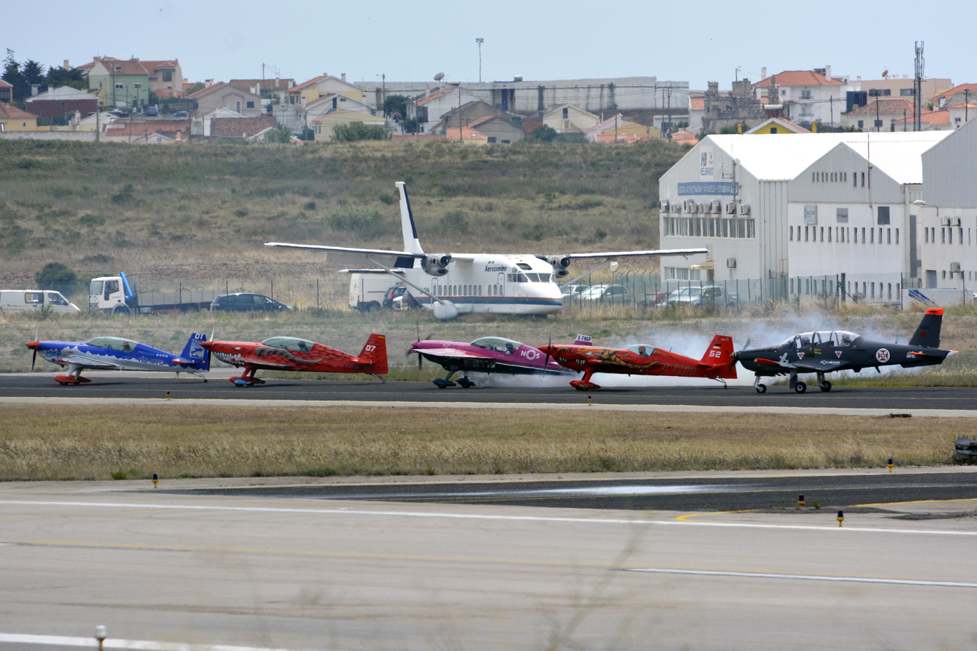 HB-MTO · Extra EA-300L · (LPCS)