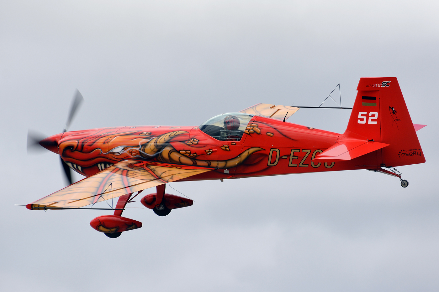 D-EZOO · Extra EA-330SC · (LPCS)