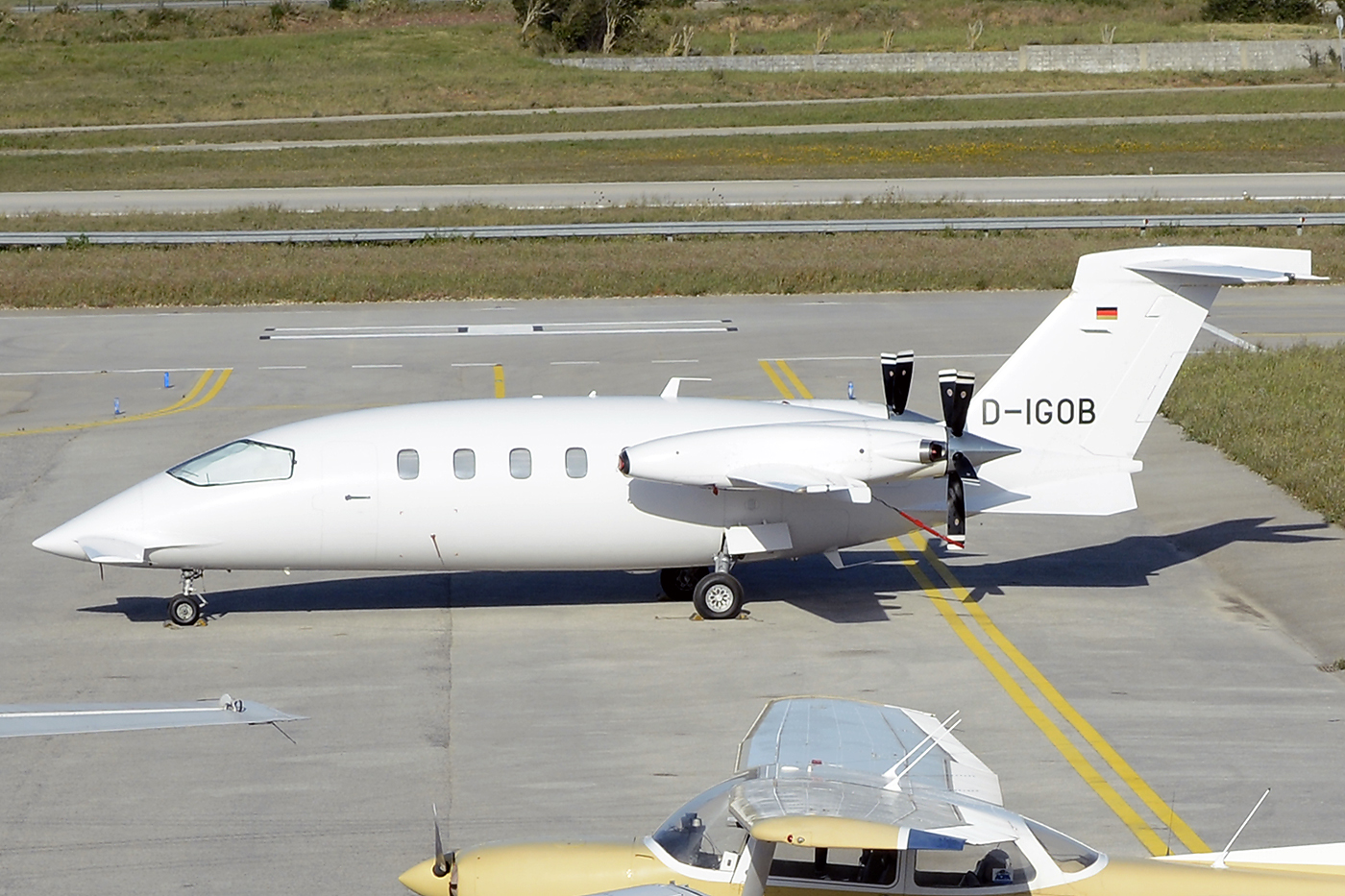 D-IGOB (1016) 1992 Piaggio P-180 Avanti