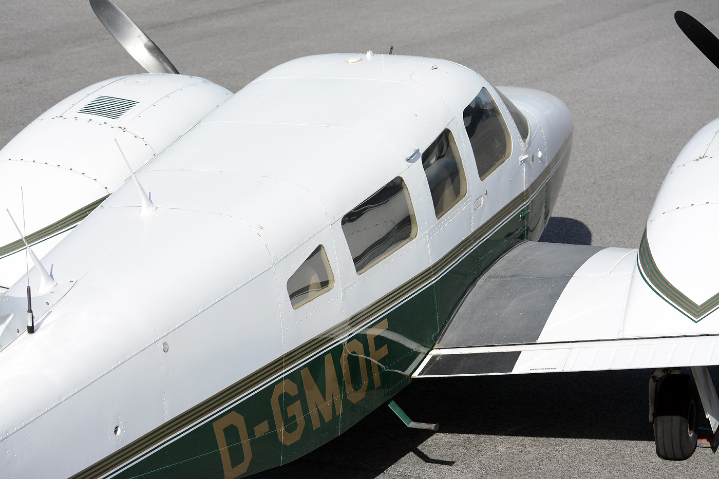 D-GMOF · Piper PA-34-220T Seneca V · (LPCS)