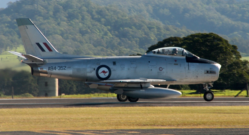 VH-SBR / A94-352 · CAC CA-27 Sabre Mk32 · (WOL / YWOL)