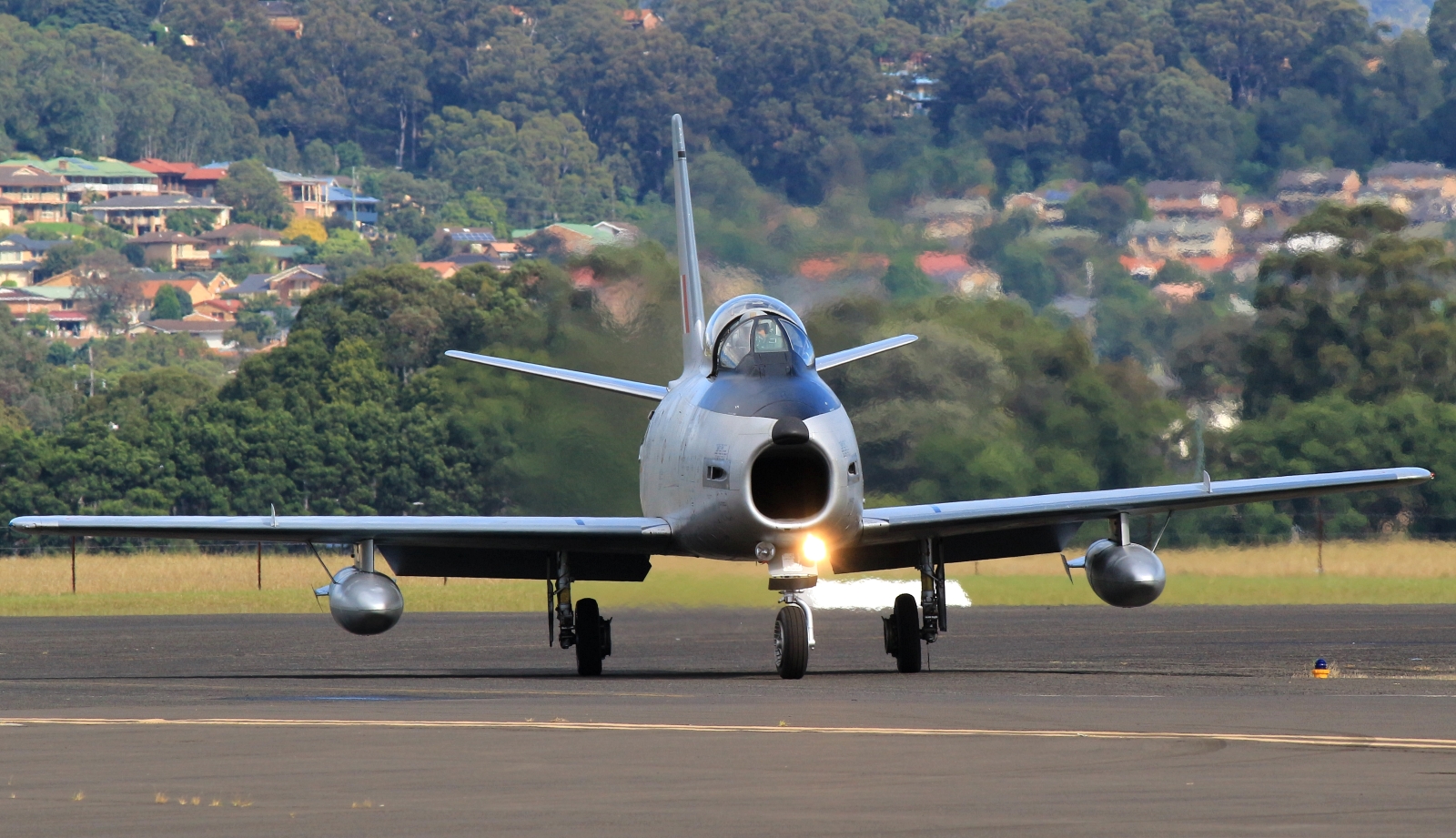 VH-SBR / A94-352 · CAC CA-27 Sabre Mk32 · (WOL / YWOL)