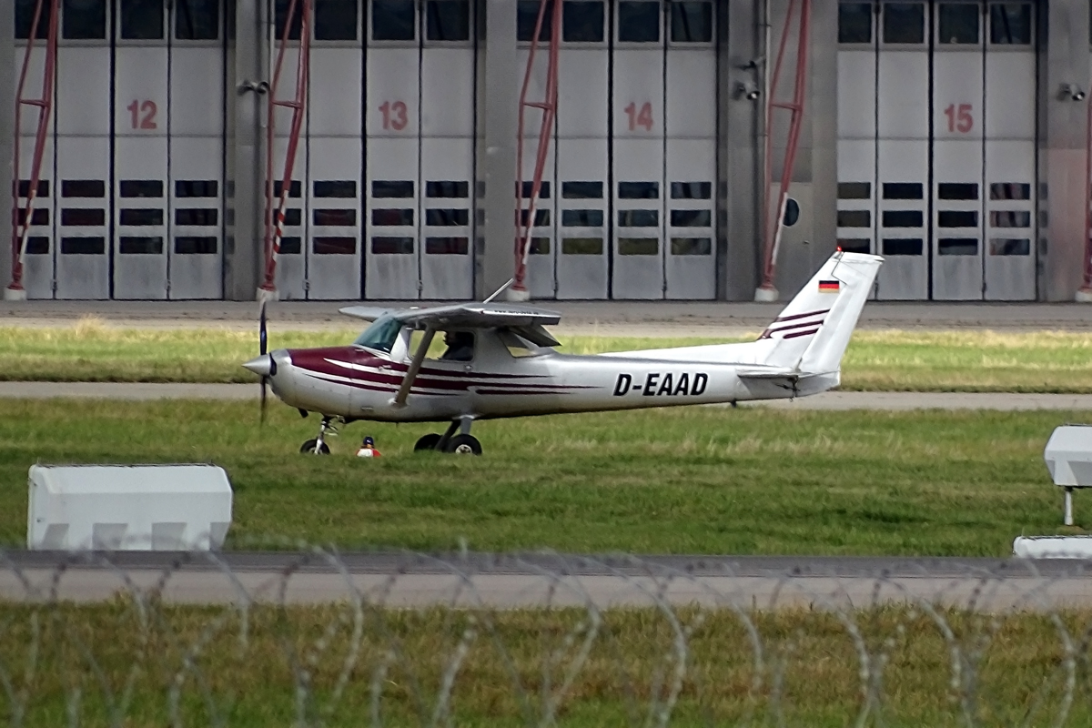 D-EAAD, (cn 15281564), Cessna 152