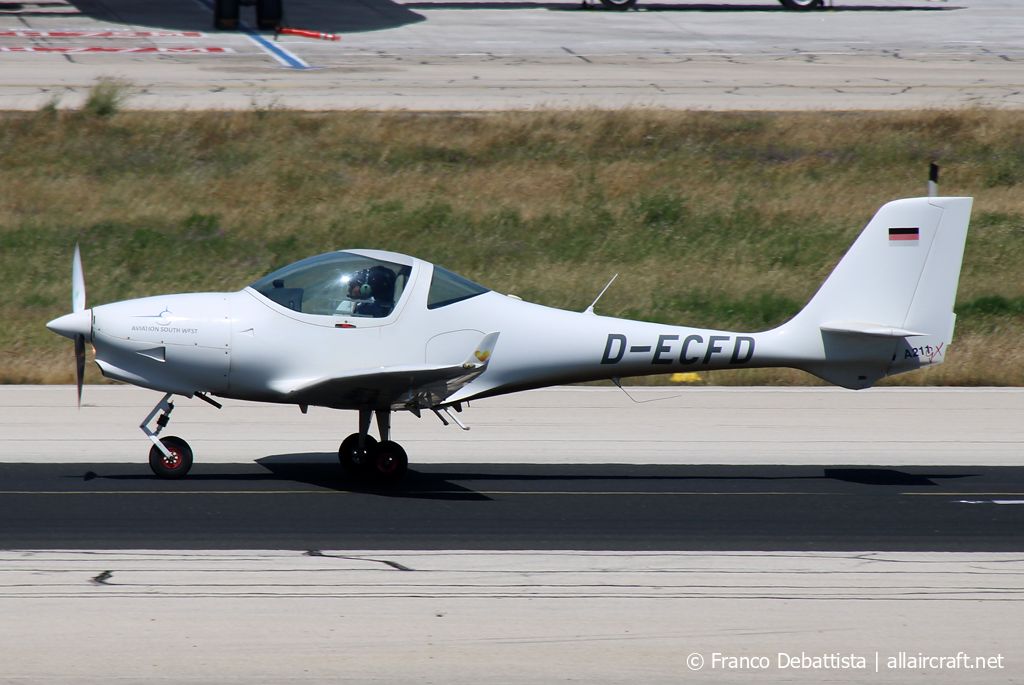 D-ECFD · Aquila A211GX · (MLA / LMML)