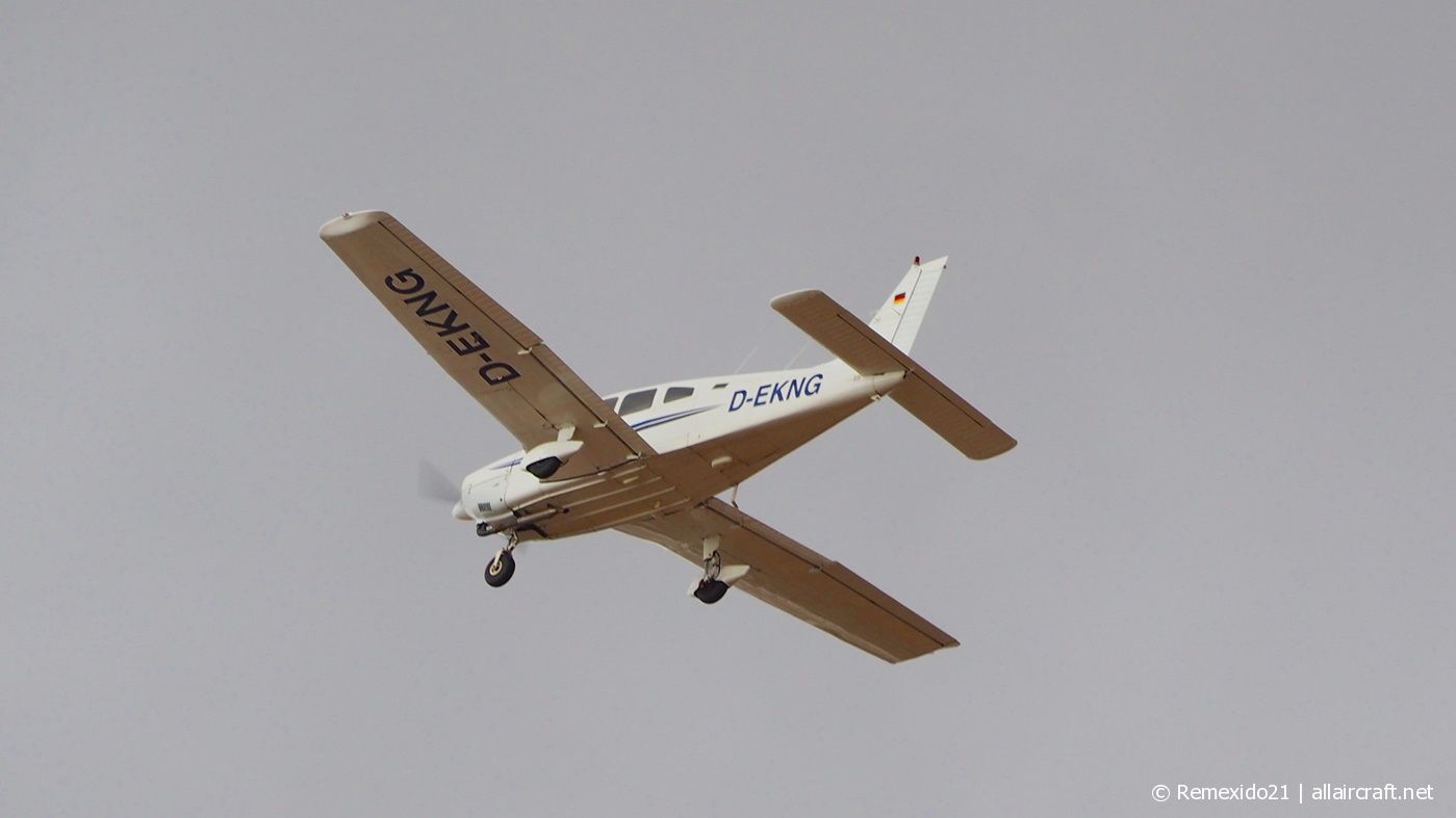 D-EKNG · Piper PA-28-181 Cherokee Archer II · (FAO / LPFR)