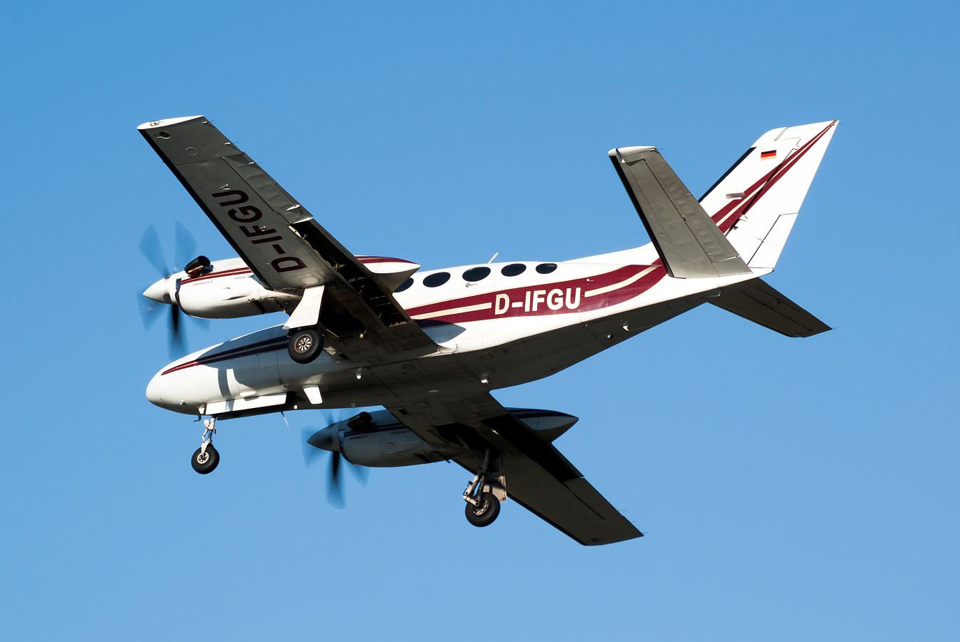 D-IFGU · Cessna 425 Conquest I · (OPO / LPPR)