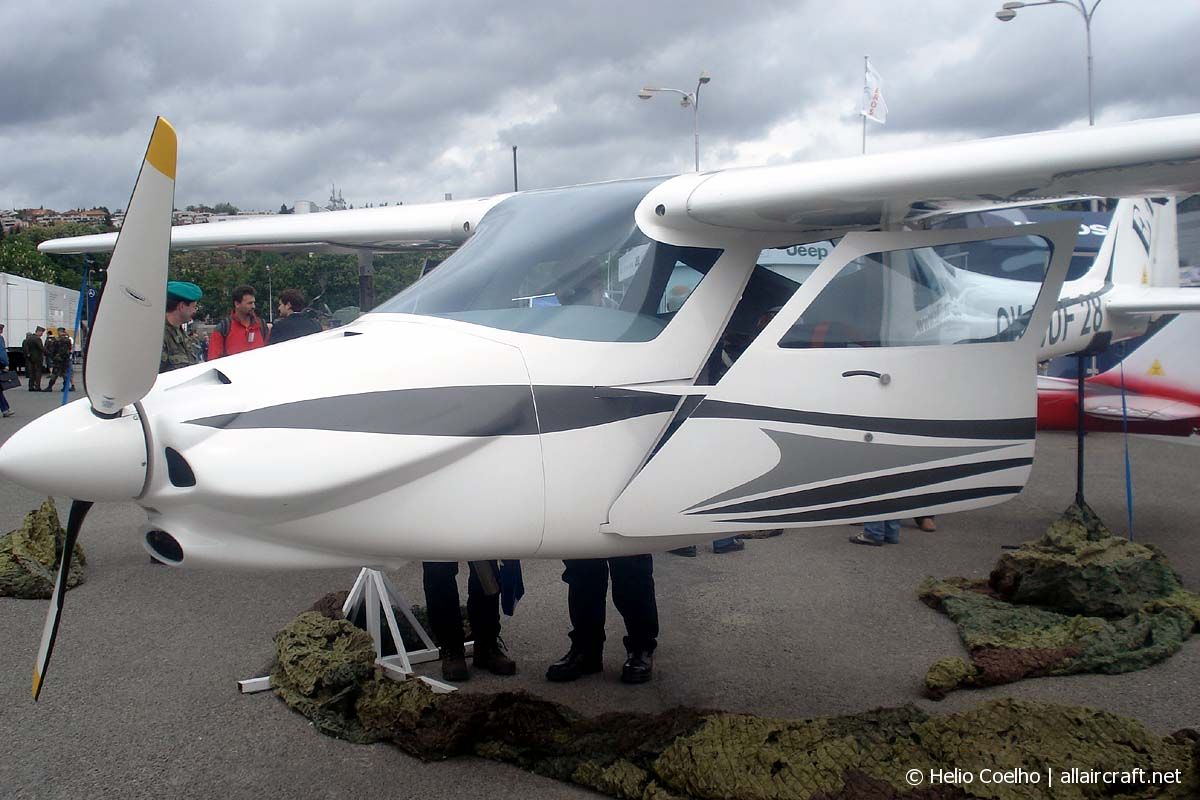 OK-NUF 28 WD Flugzeugbau Evolution E100