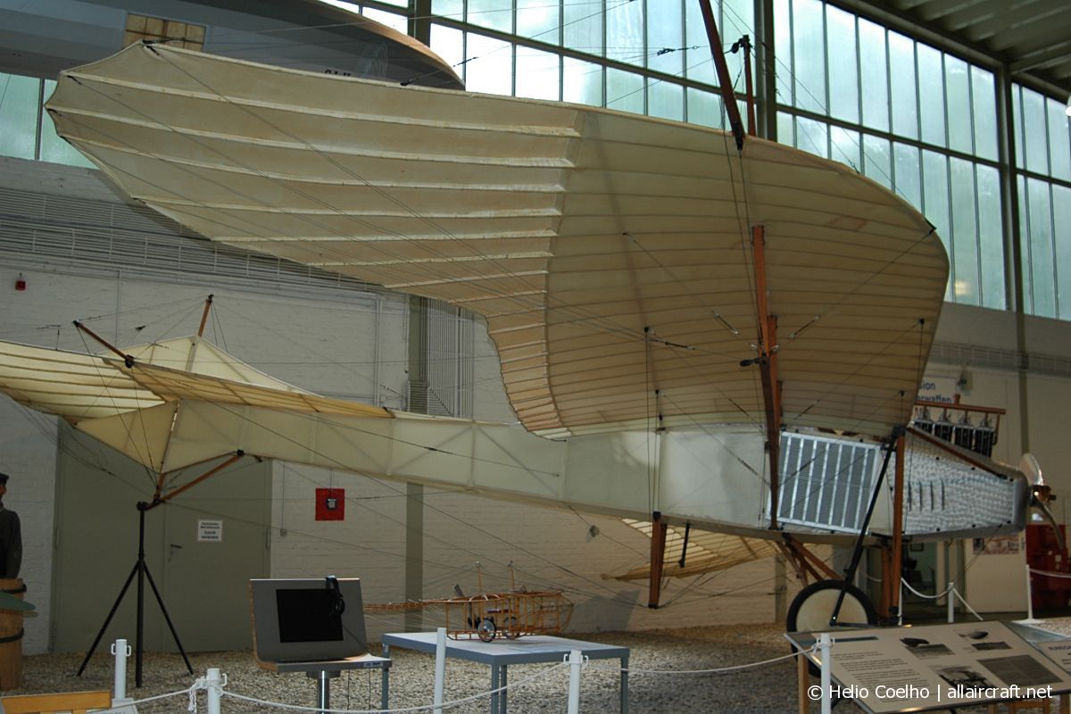 Etrich Taube