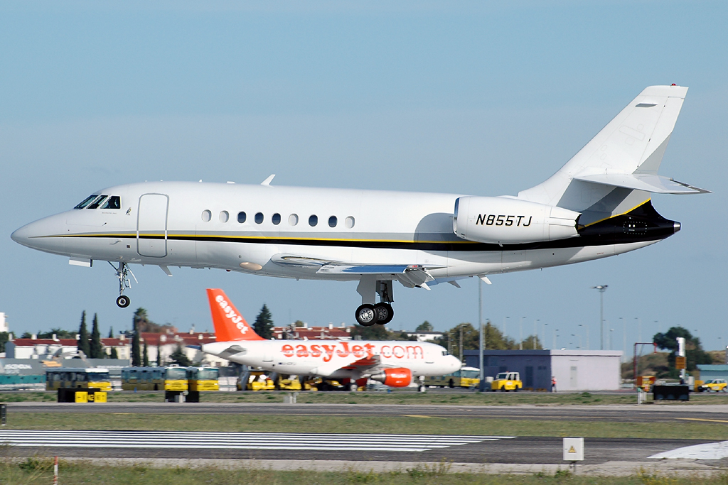 N855TJ · Dassault Falcon 2000 · (LIS / LPPT)