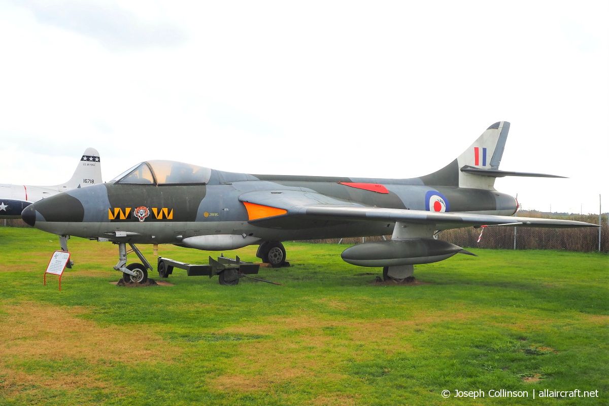 E-409 / XE683 1956 Hawker Hunter F.51