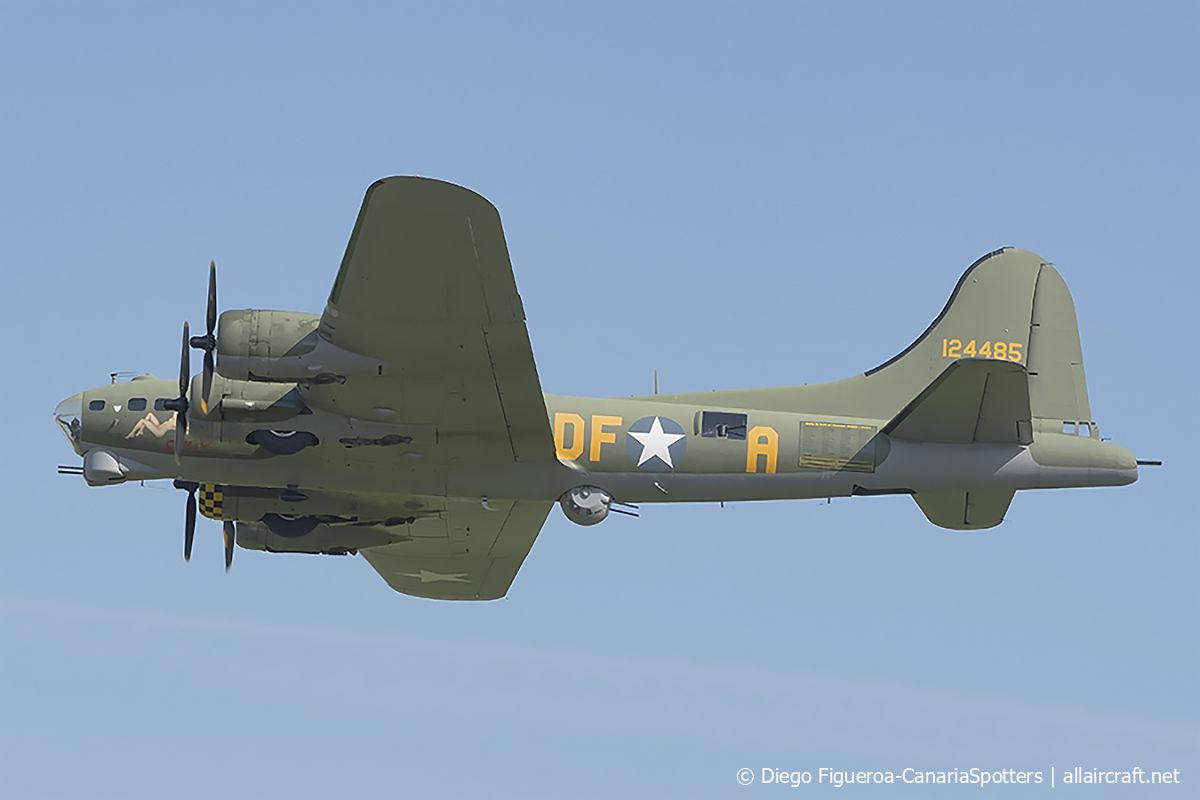 G-BEDF · Boeing B-17G Flying Fortress · (LFPM)
