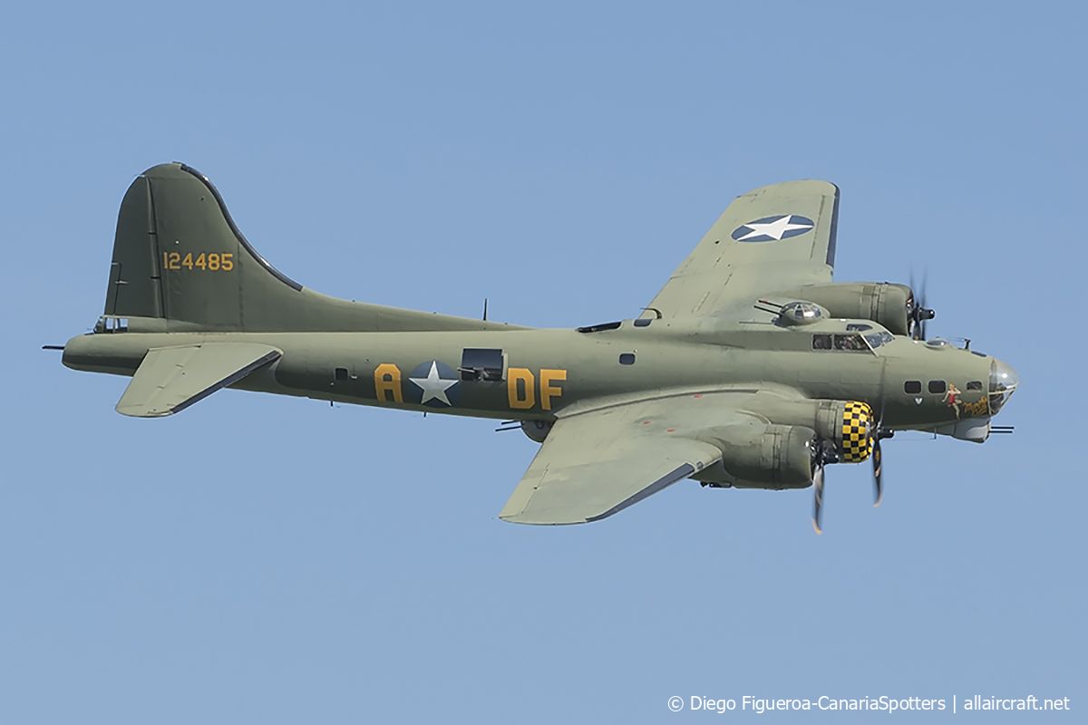 G-BEDF · Boeing B-17G Flying Fortress · (LFPM)