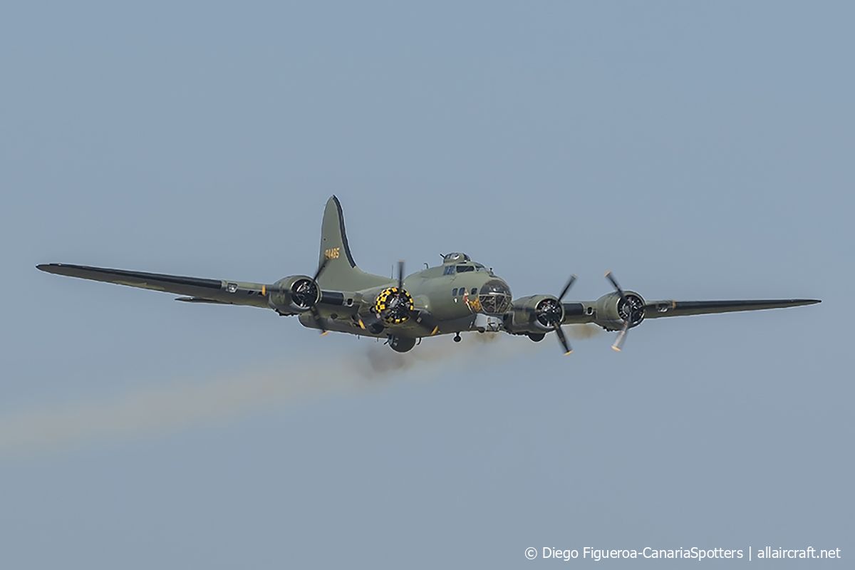 G-BEDF / 124485 1944 Boeing B-17G Flying Fortress
