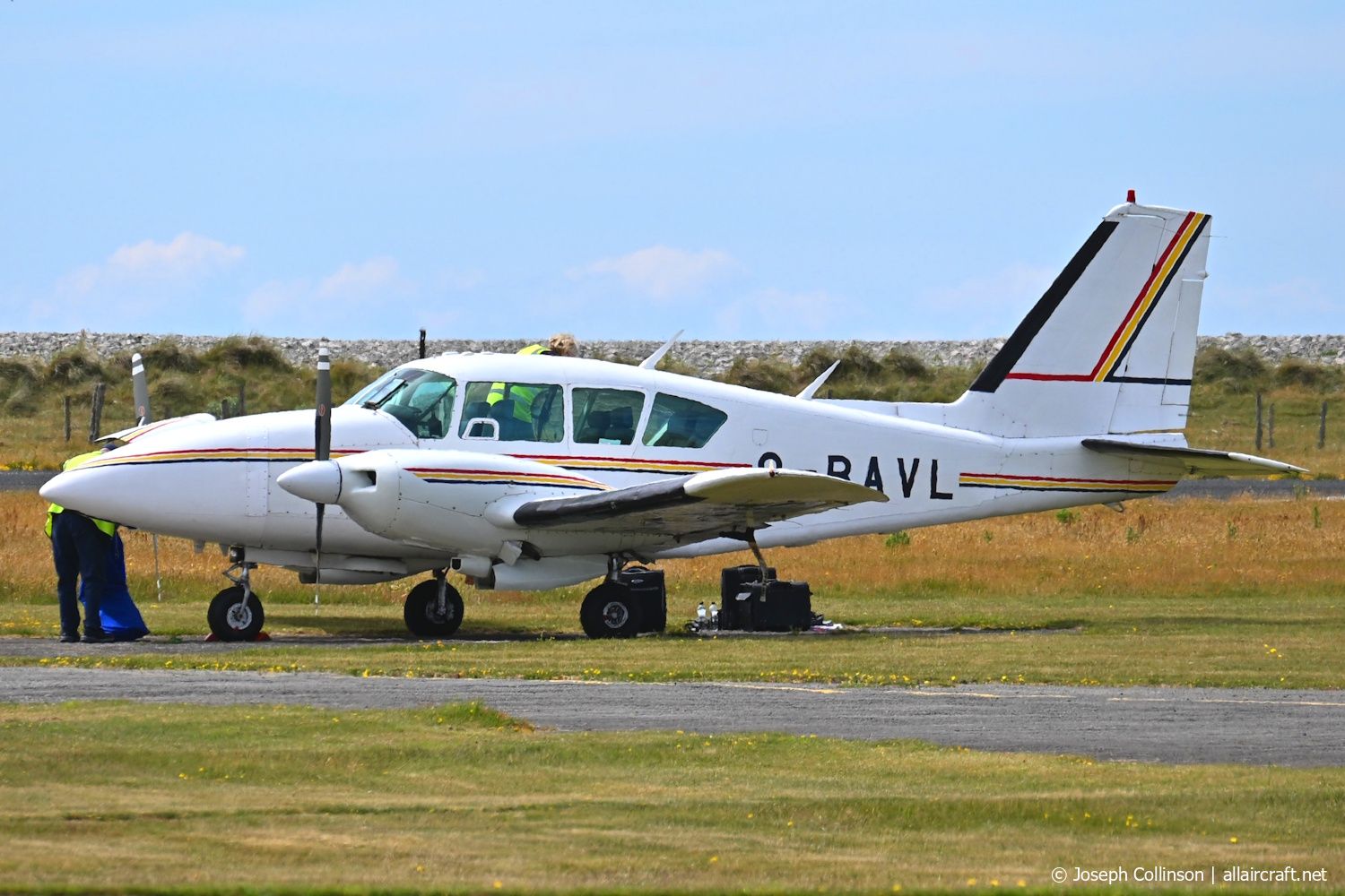G-BAVL · Piper PA-23-250 Aztec · (EGCK)