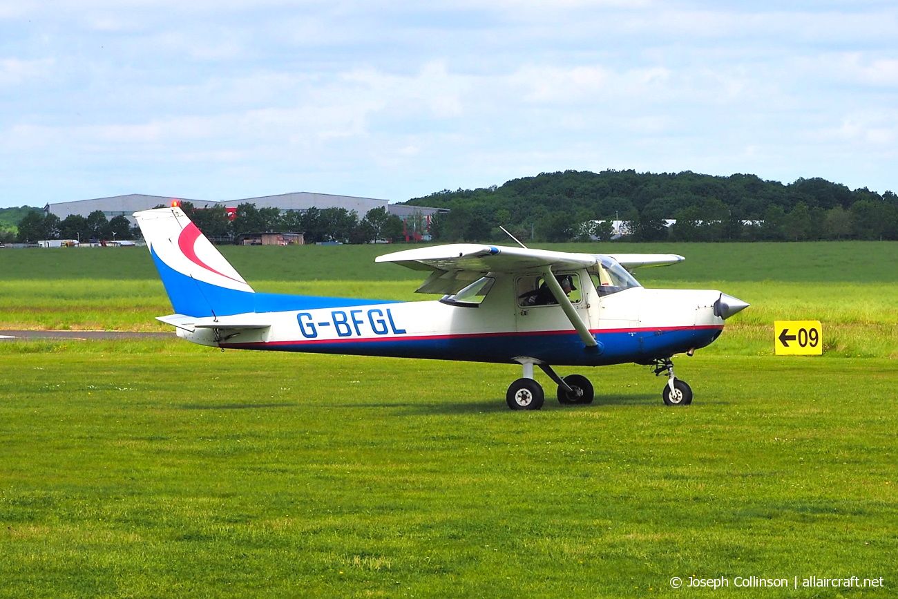 G-BFGL · Reims-Cessna FA152 · (EGSM)