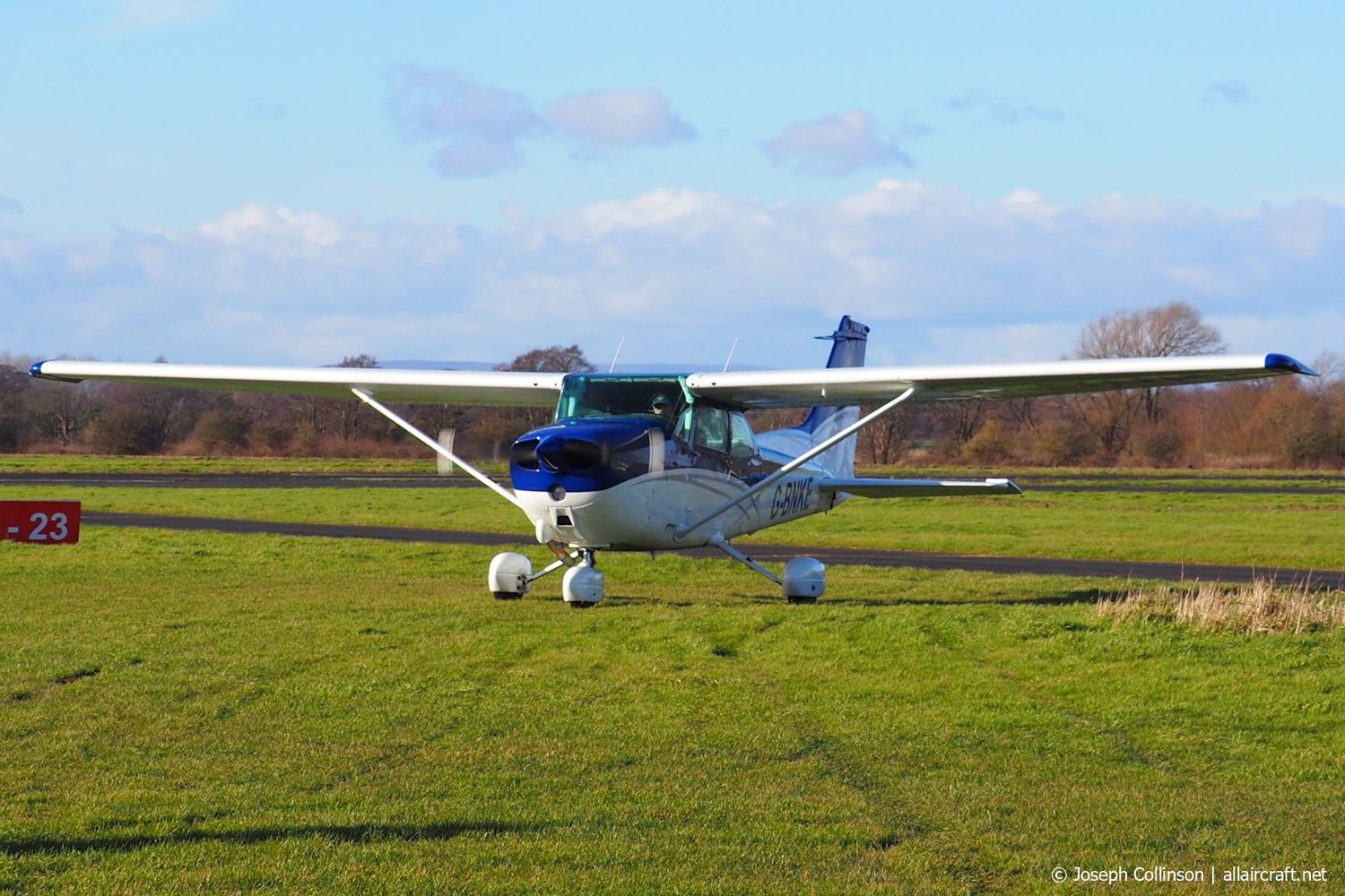 G-BNKE · Cessna 172N Skyhawk · (EGCV)