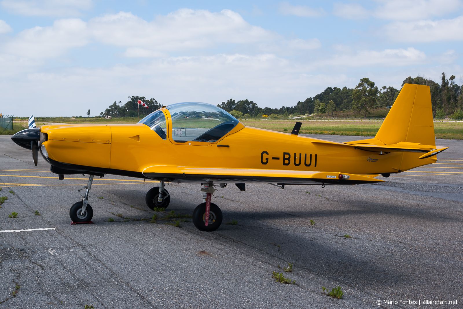 G-BUUI (2119) 1993 Slingsby T67M Mk.2 Firefly