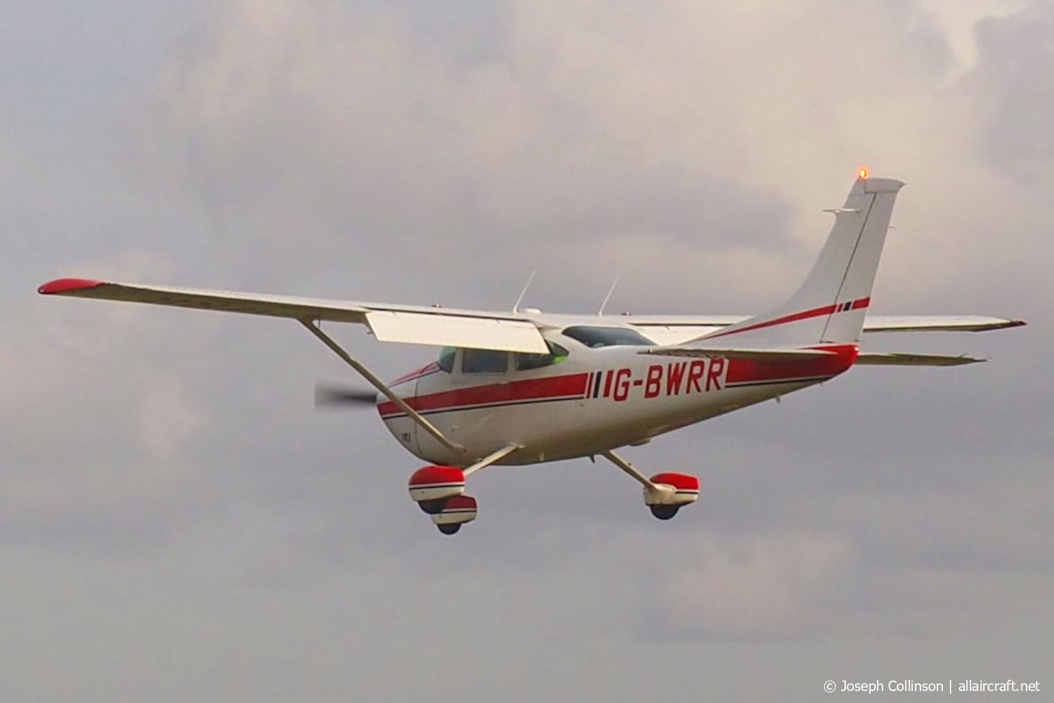 G-BWRR · Cessna 182Q Skylane · (EGCK)