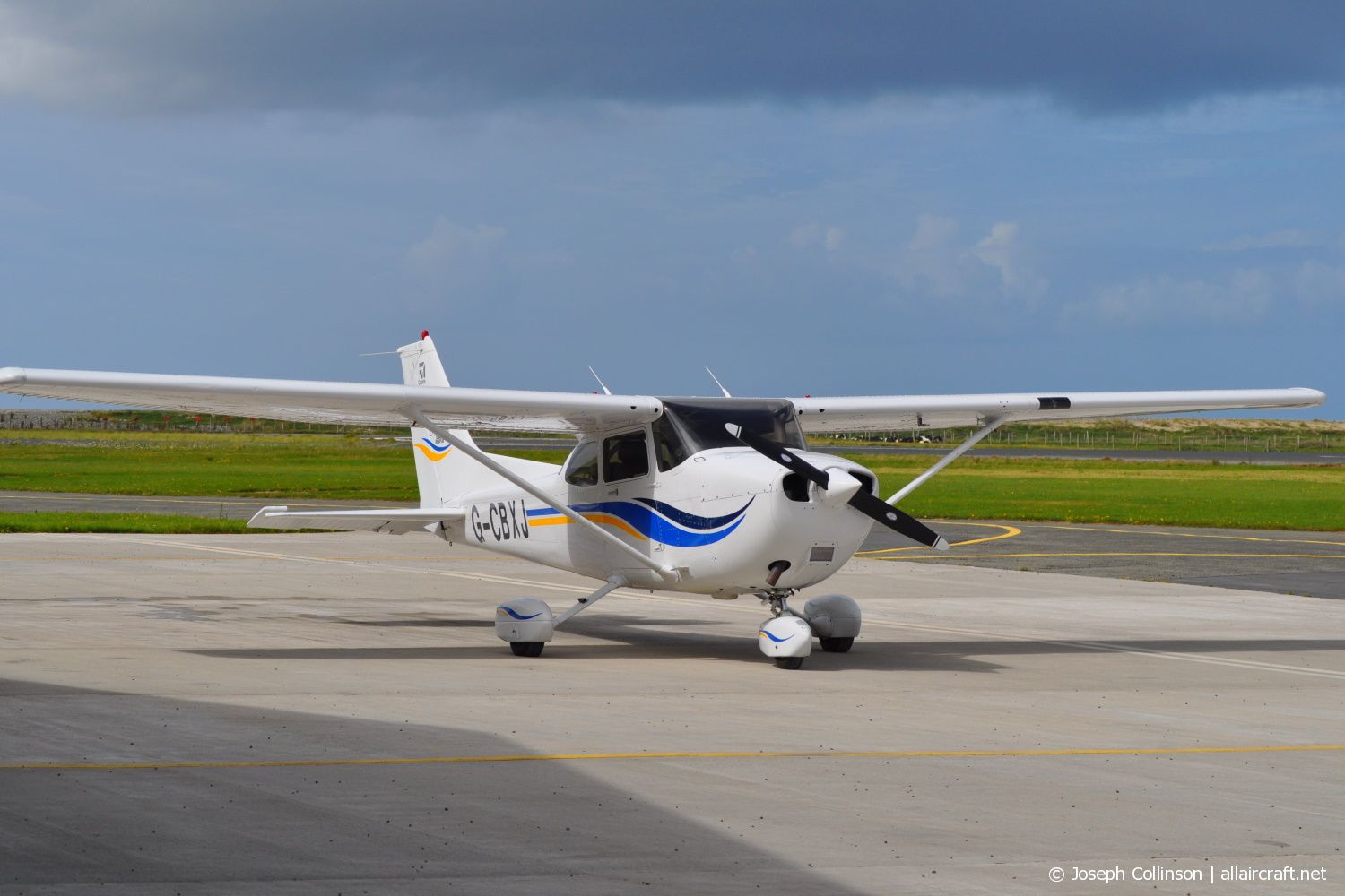 G-CBXJ · Cessna 172S Skyhawk · (EGCK)