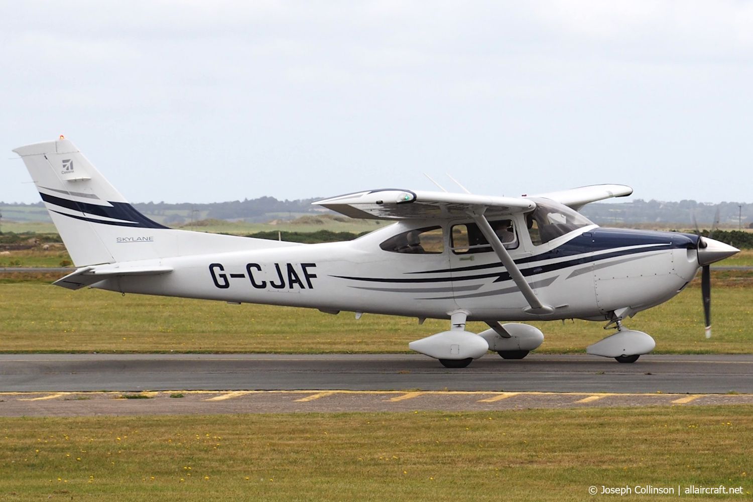 G-CJAF · Cessna 182T Skylane · (EGCK)