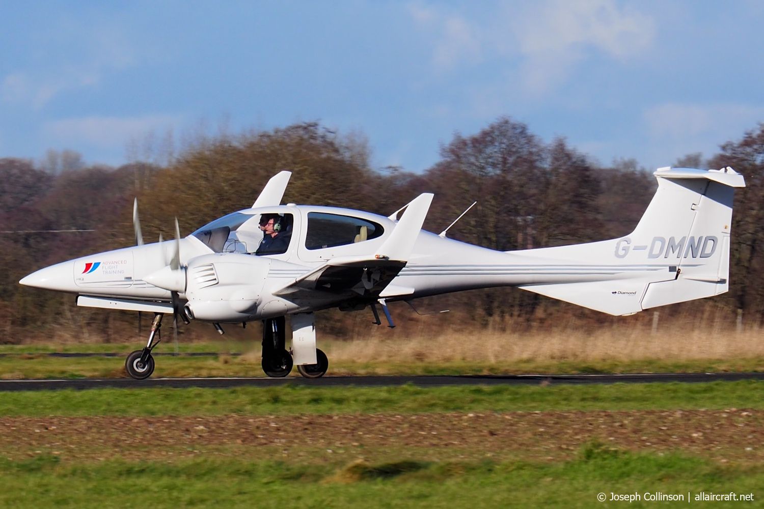 G-DMND · Diamond DA-42 Twin Star · (EGCV)