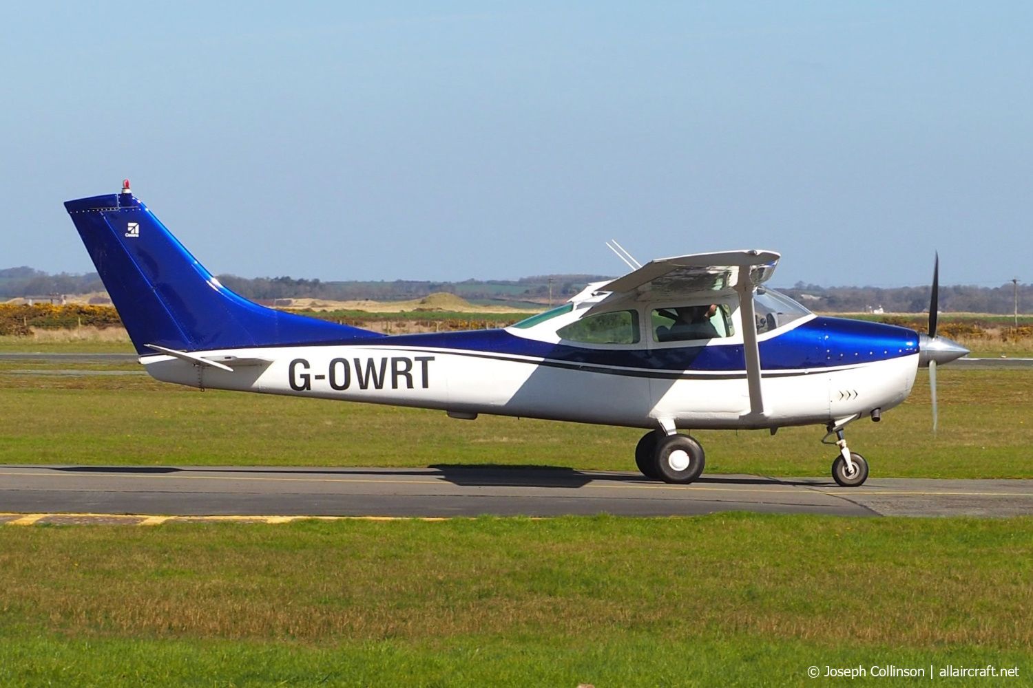 G-OWRT (182-55077) 1963 Cessna 182G Skylane