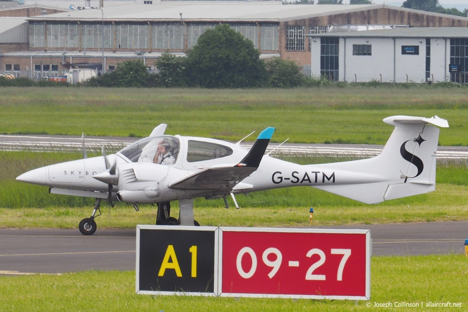 G-SATM (42.M005) 2008 Diamond DA-42M