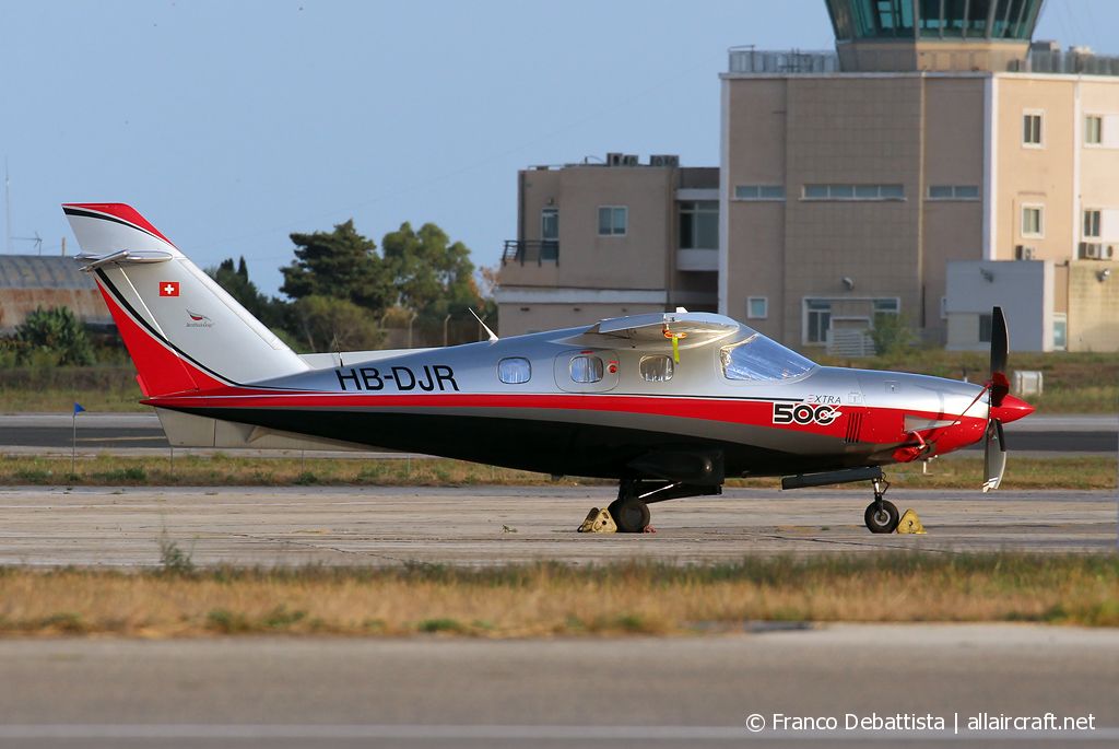 HB-DJR (1004) 2013 Extra EA-500