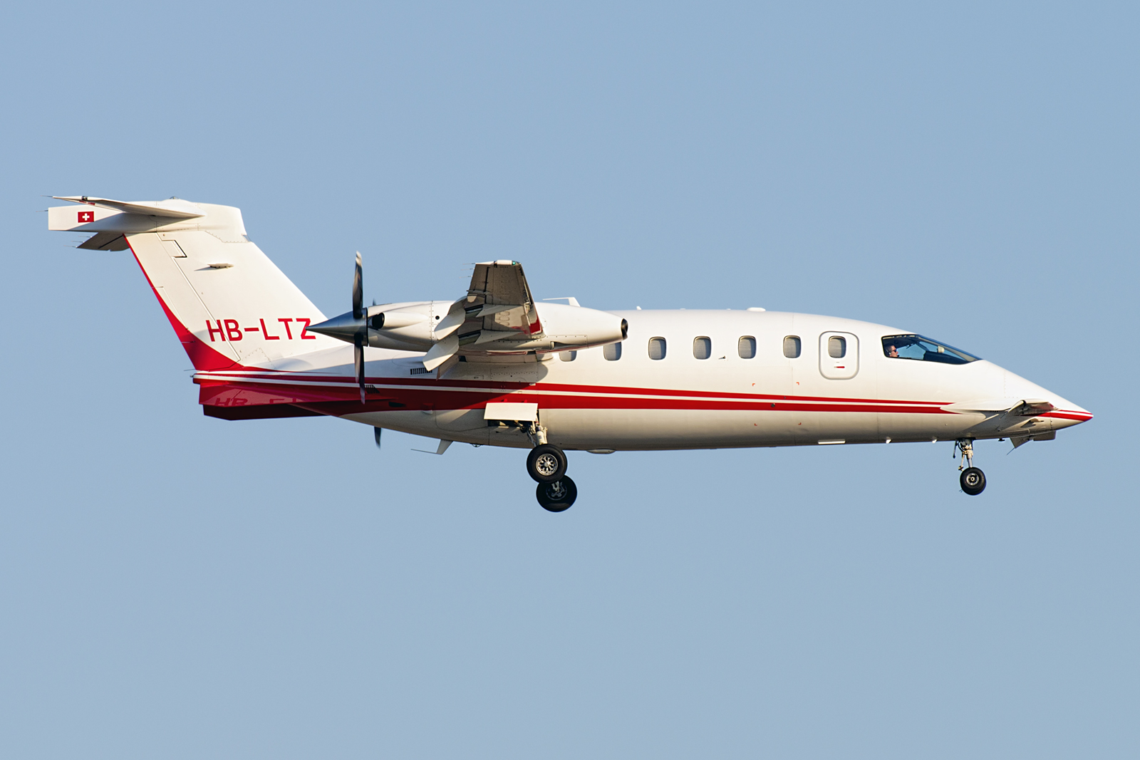 HB-LTZ · Piaggio P-180 Avanti · (BCN / LEBL)