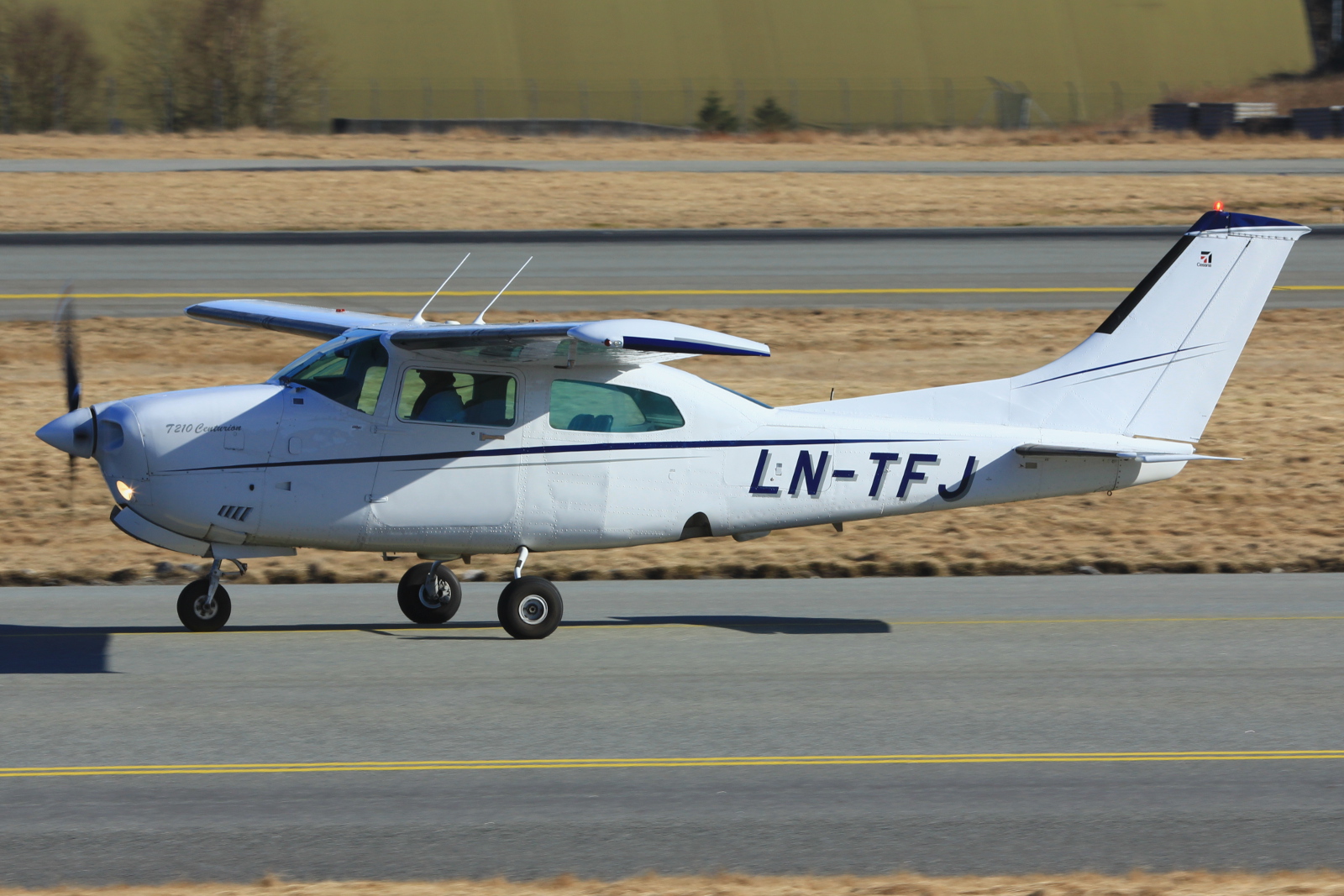 LN-TFJ · Cessna T210N Centurion · (SVG / ENZV)