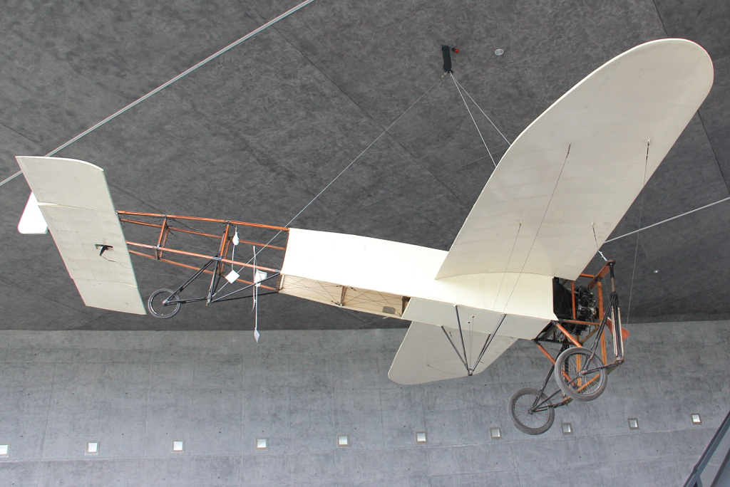 - · Bleriot XI · (EPKC)