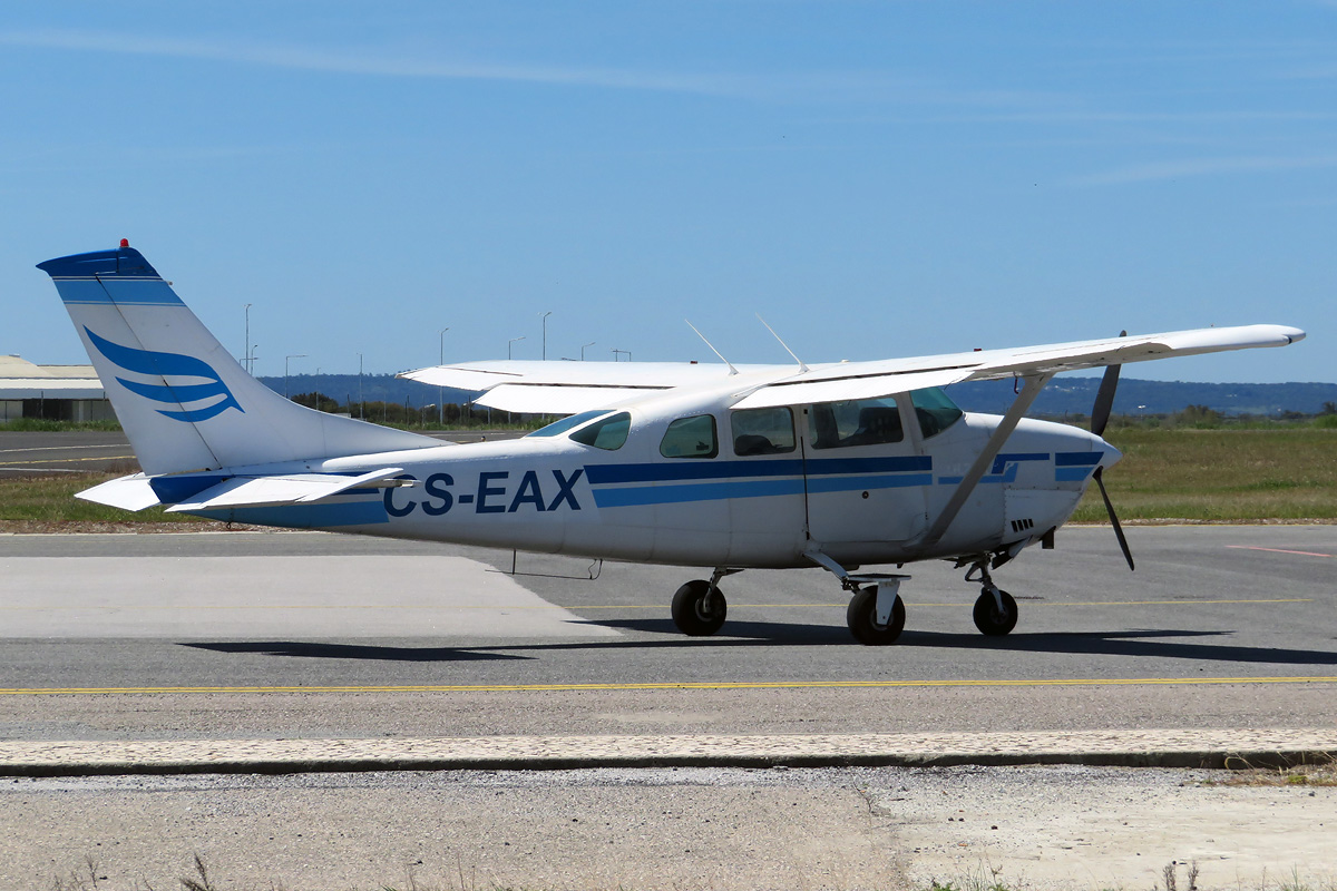 CS-EAX · Cessna 206 Super Skywagon · (LPEV)