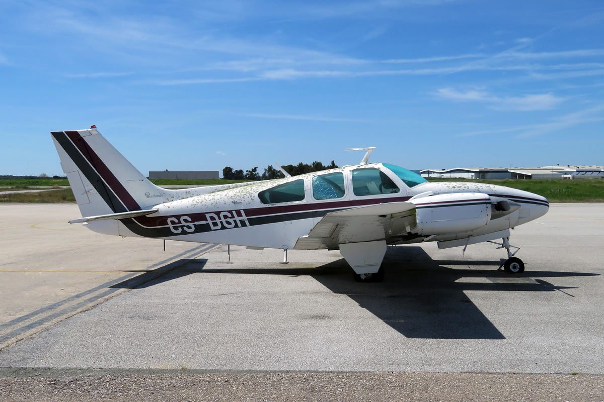 CS-DGH · Beechcraft 95-D55 Baron · (LPEV)