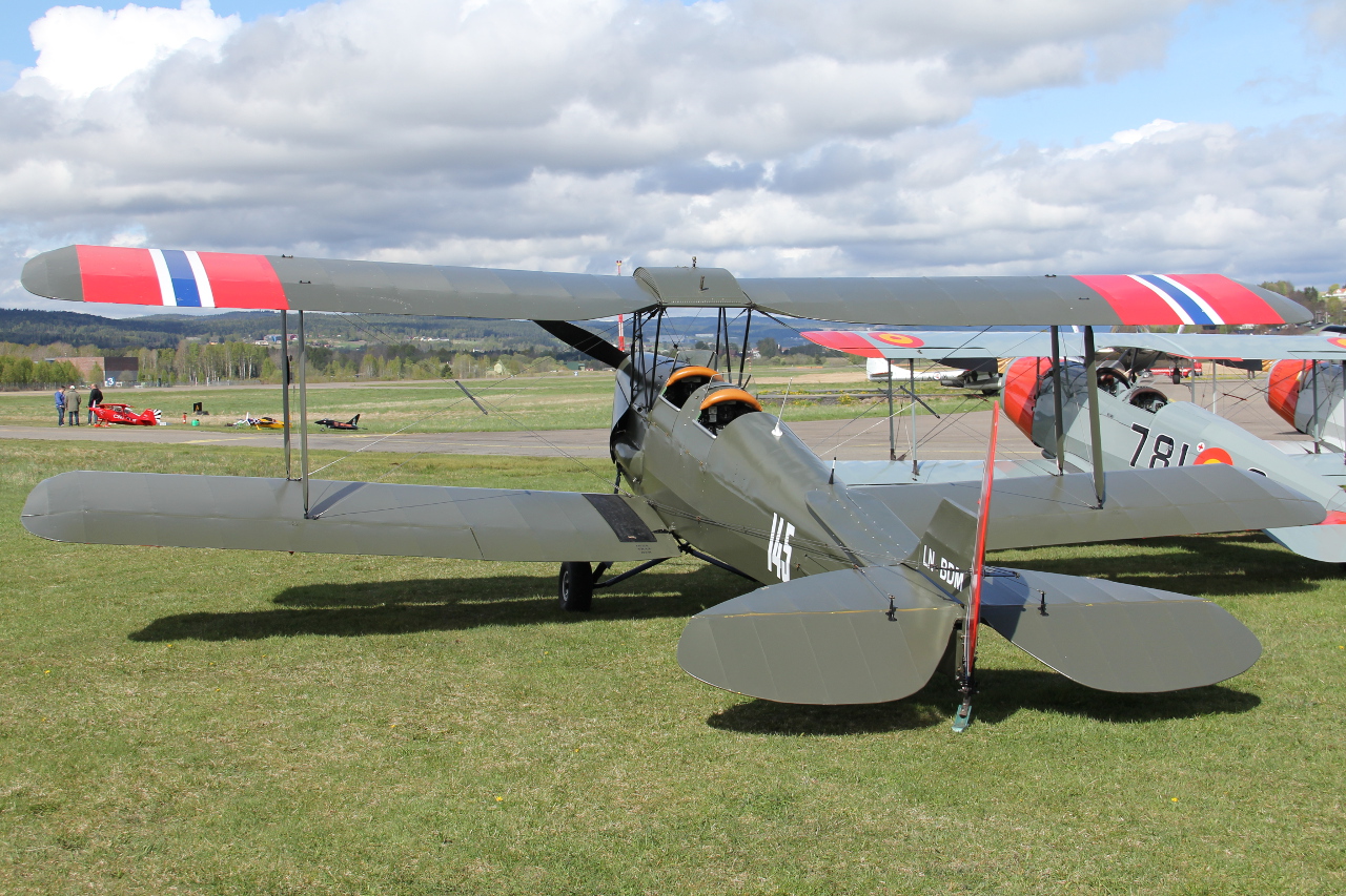 LN-BDM (85294) DeHavilland DH-82A Tiger Moth II