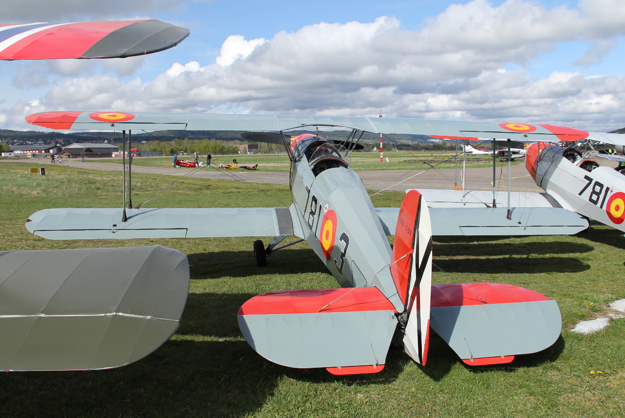 LN-INA · CASA 1-131E Jungmann · (ENKJ)