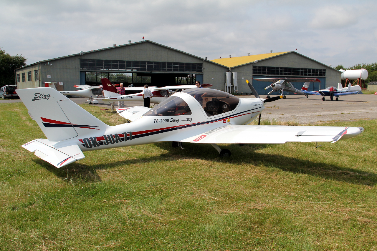OK-JUA77 · TL Ultralight TL-2000 Sting Carbon RG · (EPST)