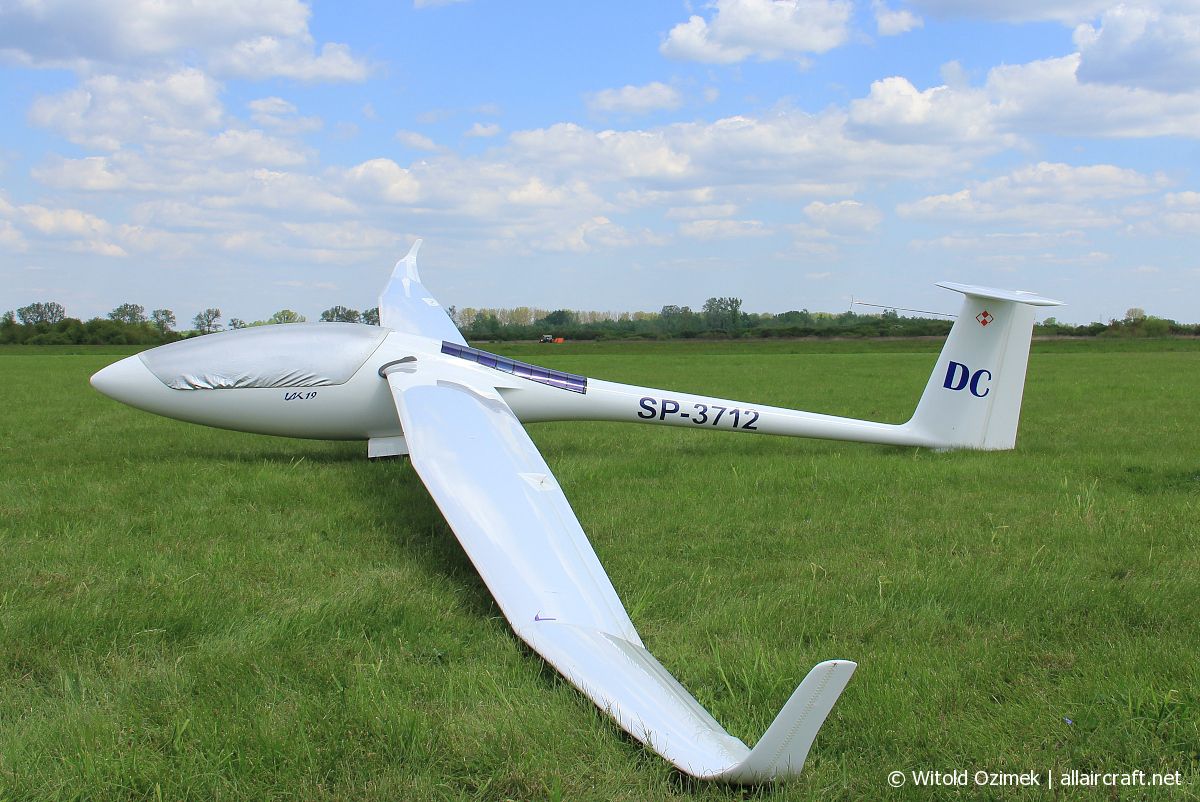 SP-3712 · Sportine Aviacija LAK-19 · (EPST)