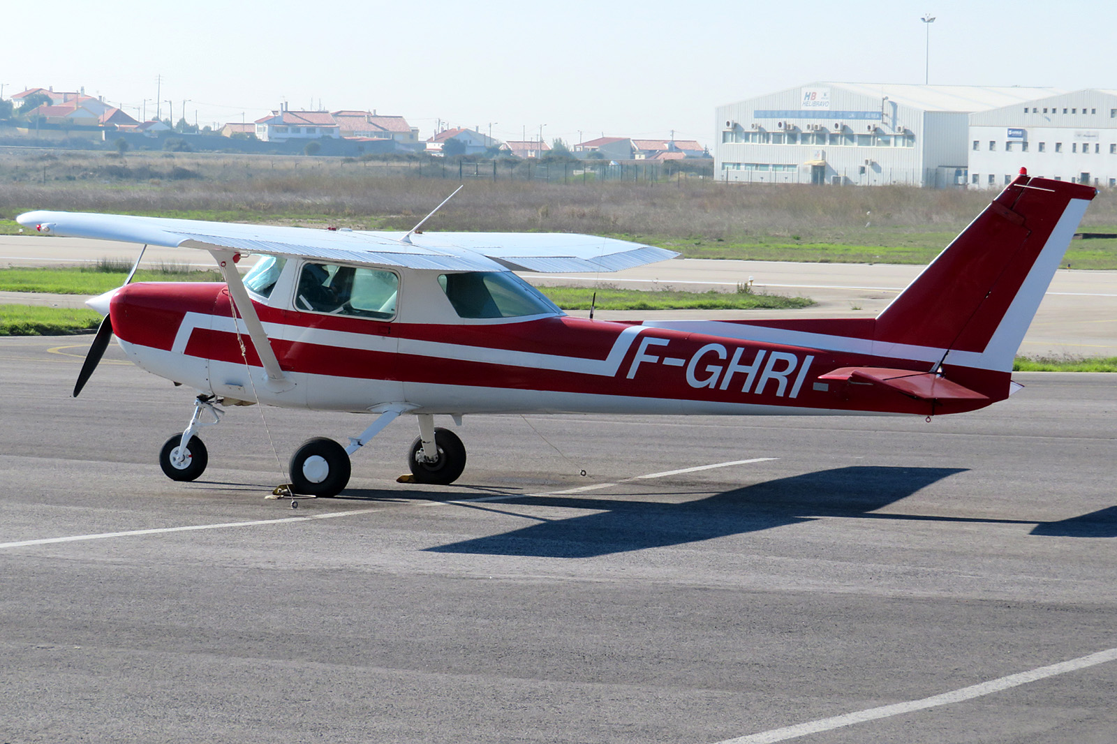 F-GHRI · Cessna 152 · (LPCS)