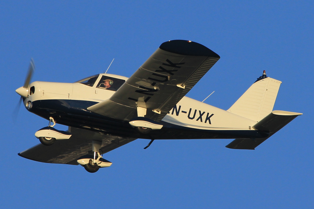 LN-UXK · Piper PA-28-140 Cherokee · (SVG / ENZV)