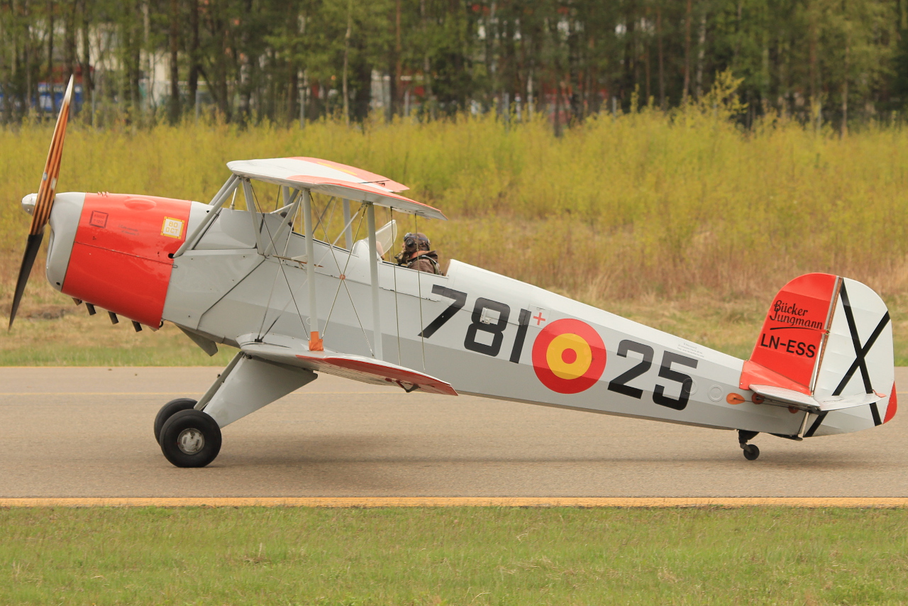 LN-ESS / 781-25 (2156) CASA 1-131E Jungmann