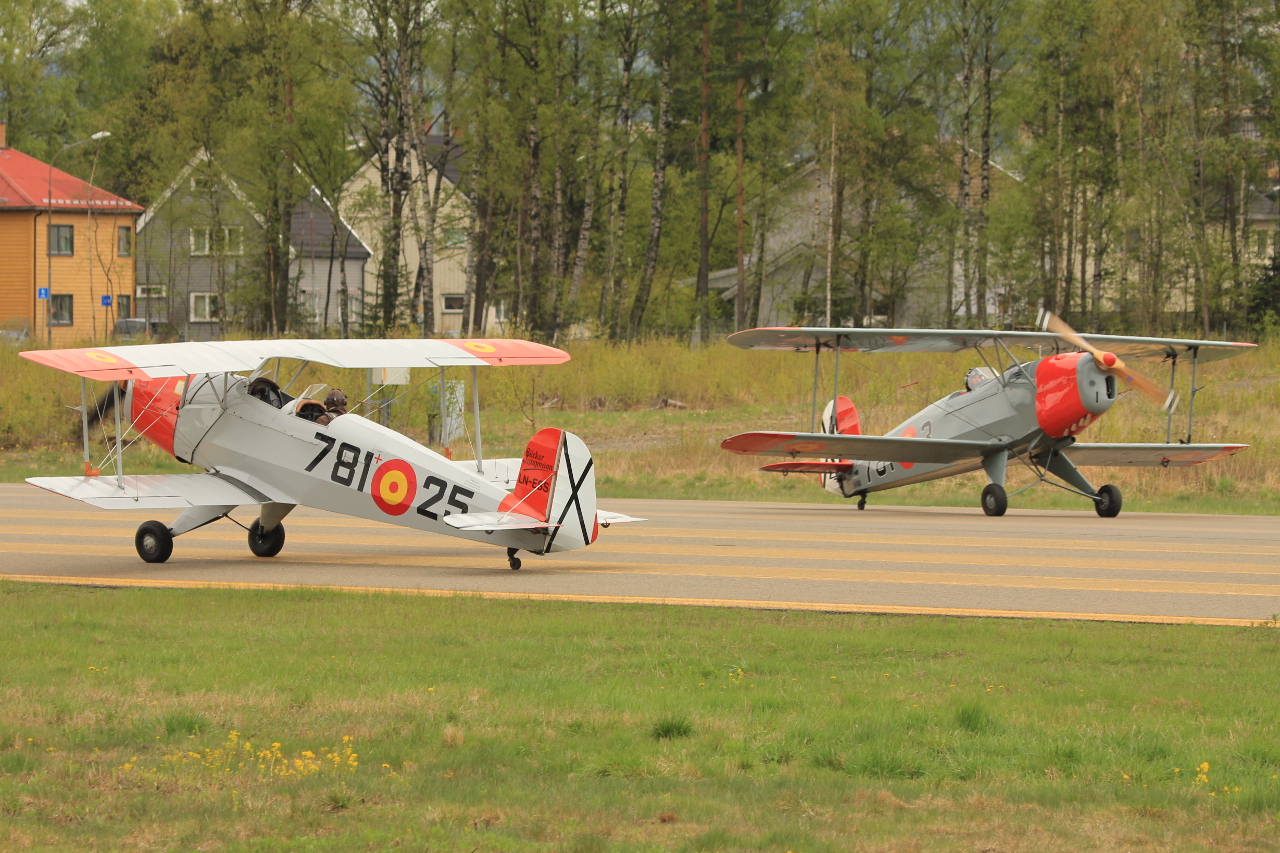 LN-ESS / 781-25 (2156) CASA 1-131E Jungmann