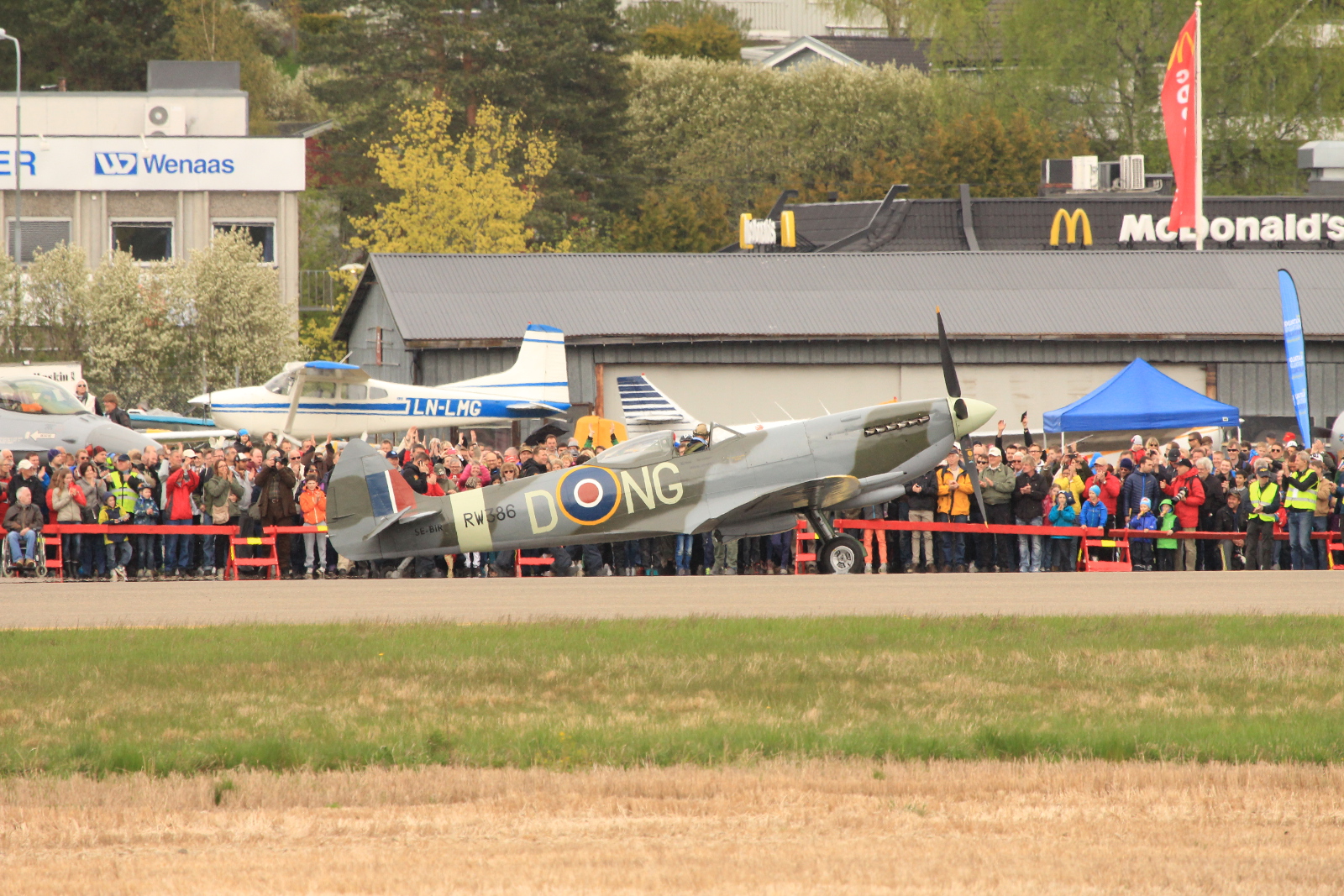 SE-BIR · Supermarine 361 Spitfire LF16E · (ENKJ)