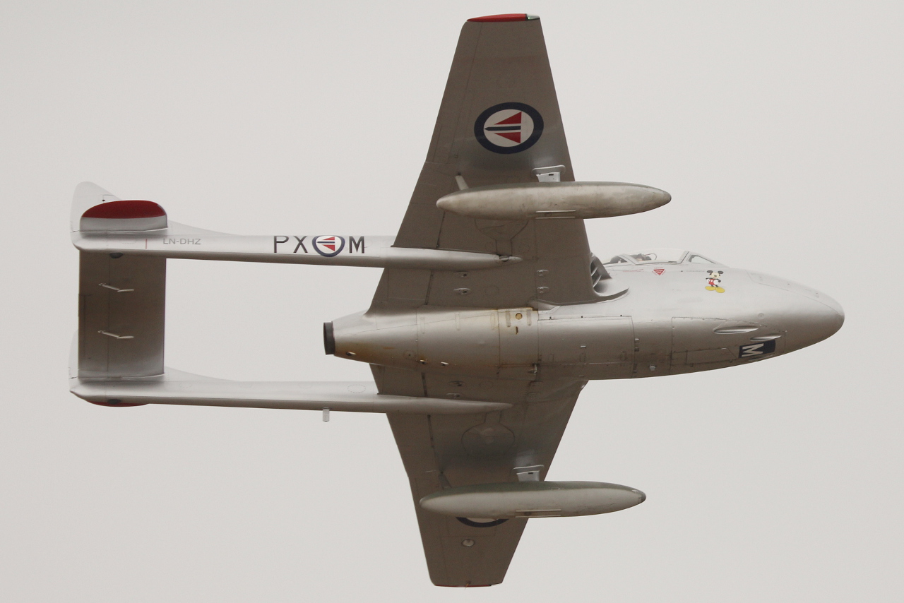 LN-DHZ · De Havilland DH-115 Vampire · (ENKJ)
