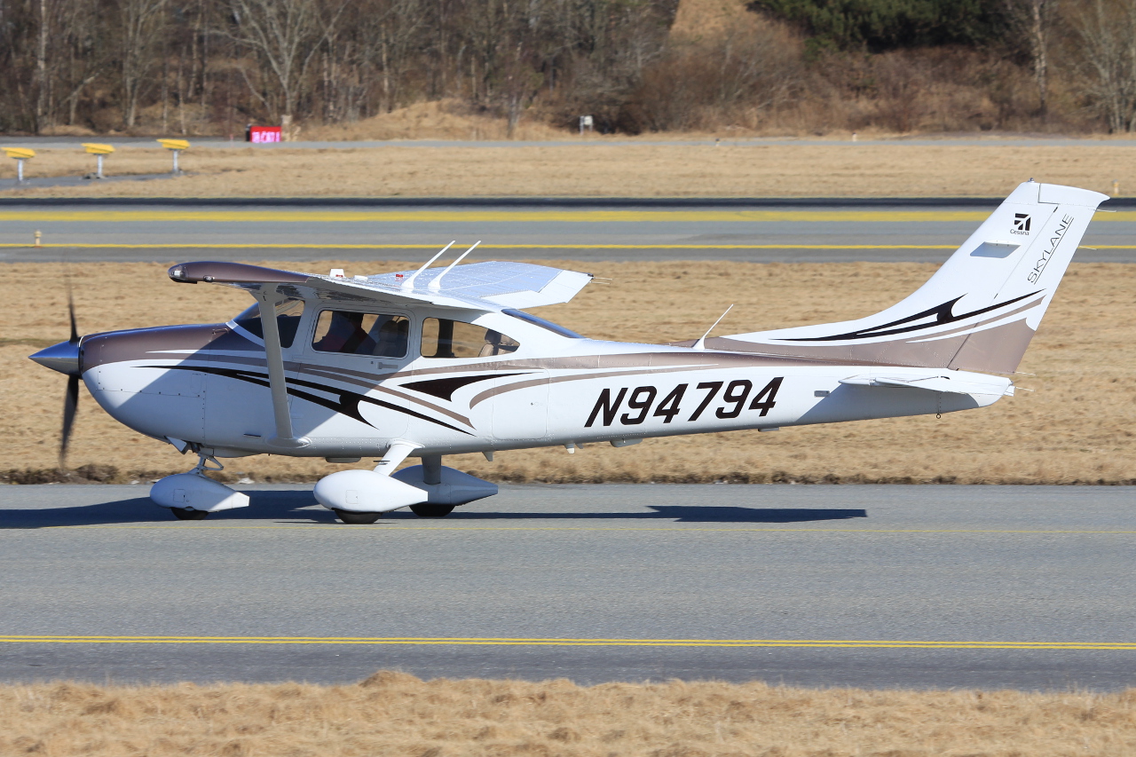 N94794 · Cessna 182 · (SVG / ENZV)