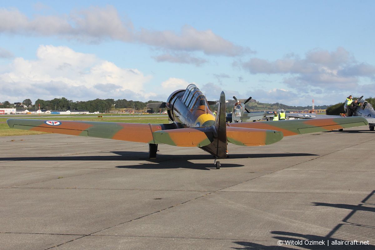 LN-WNH · North American AT-6D Harvard III · (SVG / ENZV)