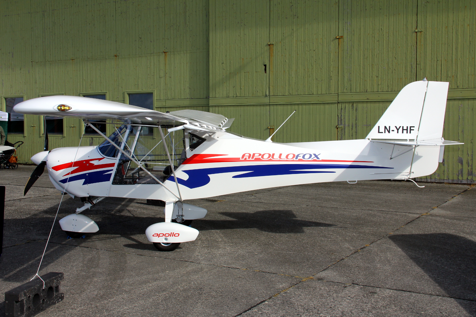 LN-YHF (N010315) Apollo Fox