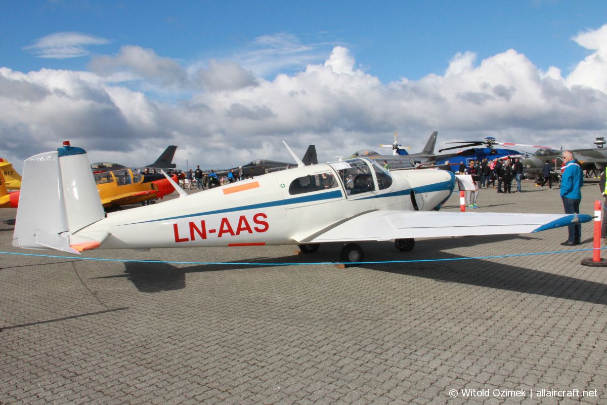 LN-AAS (91-128) 1947 Saab 91A Safir