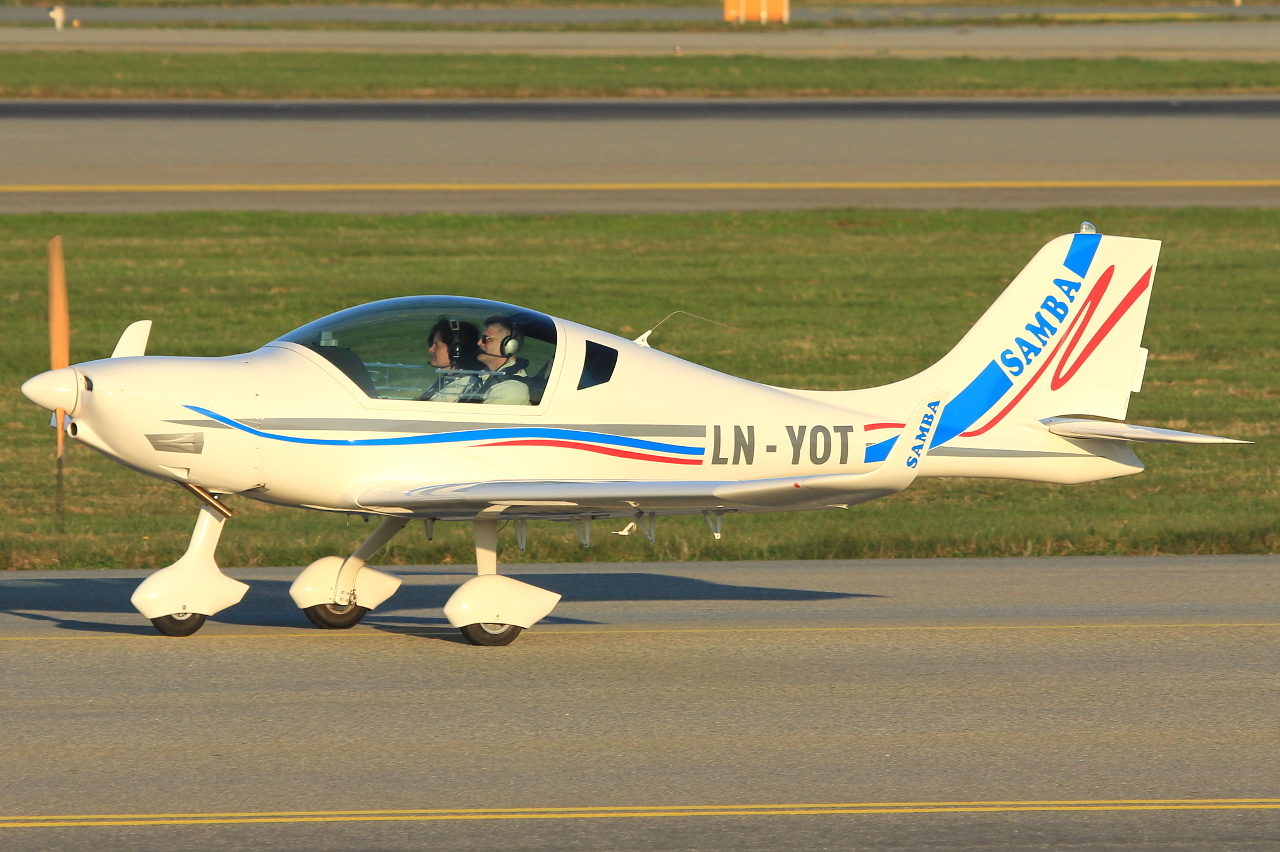 LN-YOT · Urban Air Samba XXL · (SVG / ENZV)