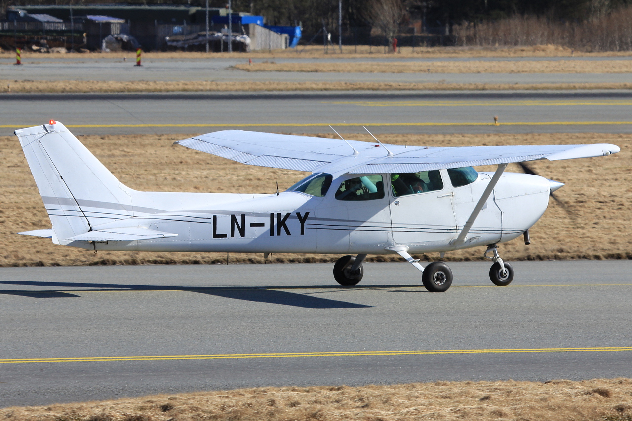 LN-IKY · Cessna 172P · (SVG / ENZV)